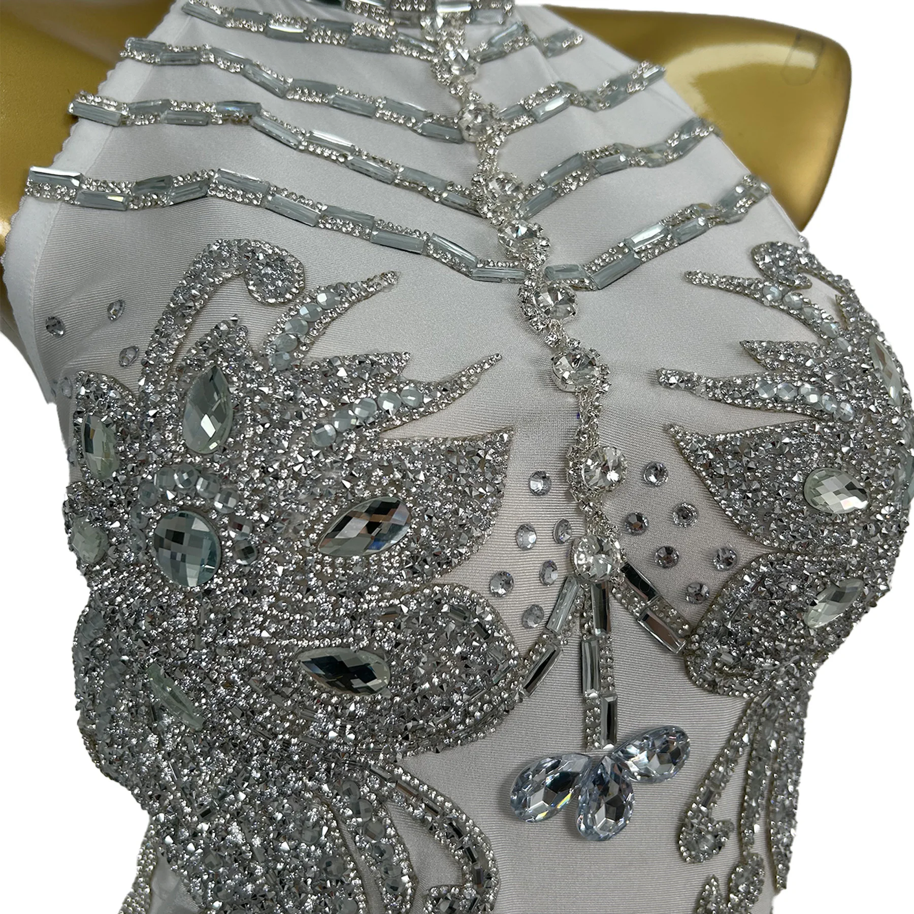 Kombinezony damskie z piórami i dżetami, na ramiączkach, idealne na imprezy w klubach nocnych, do tańca na rurze, na występy sceniczne, na festiwale.