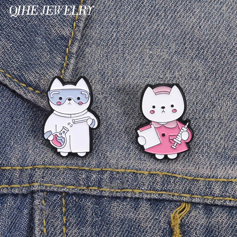 Lindo laboratorio enfermera gato esmalte Pins insignia laboratorio de dibujos animados científico químico gatito broches chaqueta solapa insignia joyería accesorio