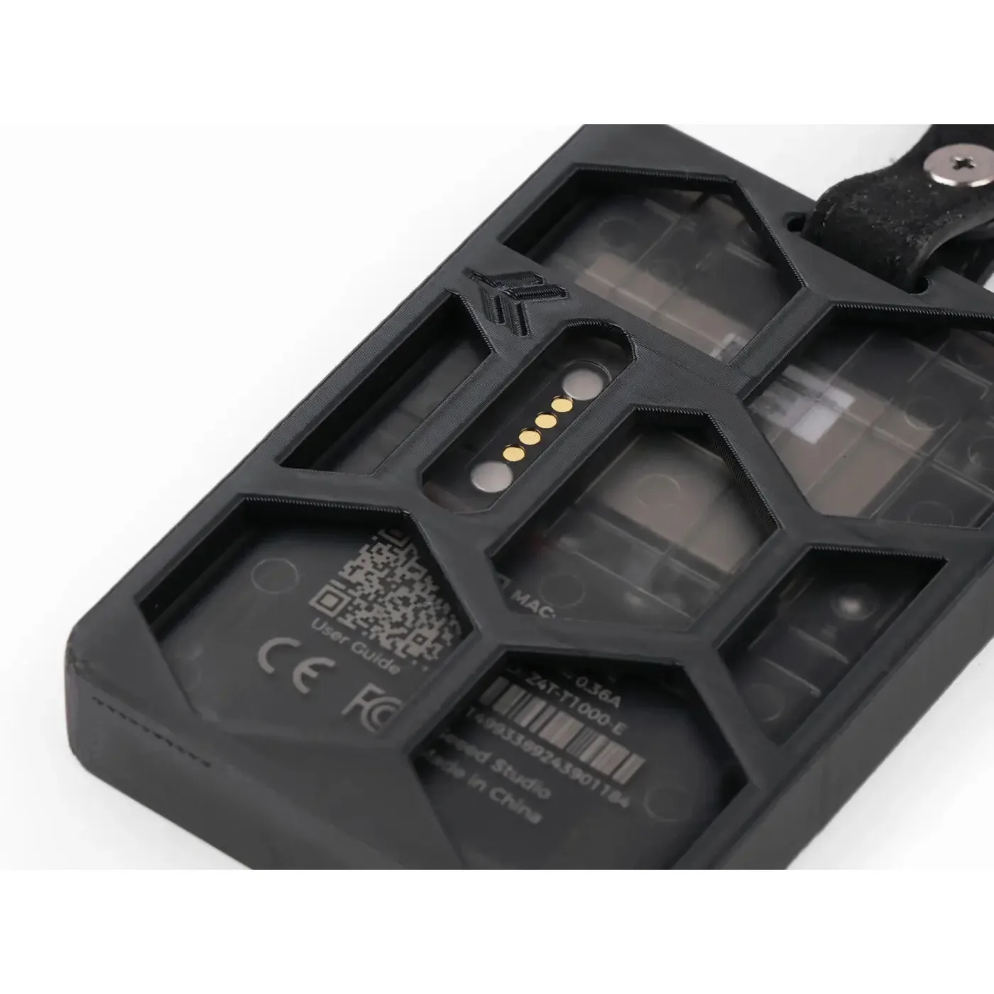 

SenseCAP Meshtastic LoRa Card Tracker T1000 E Protective Case with Leather Keychain Charging Puck