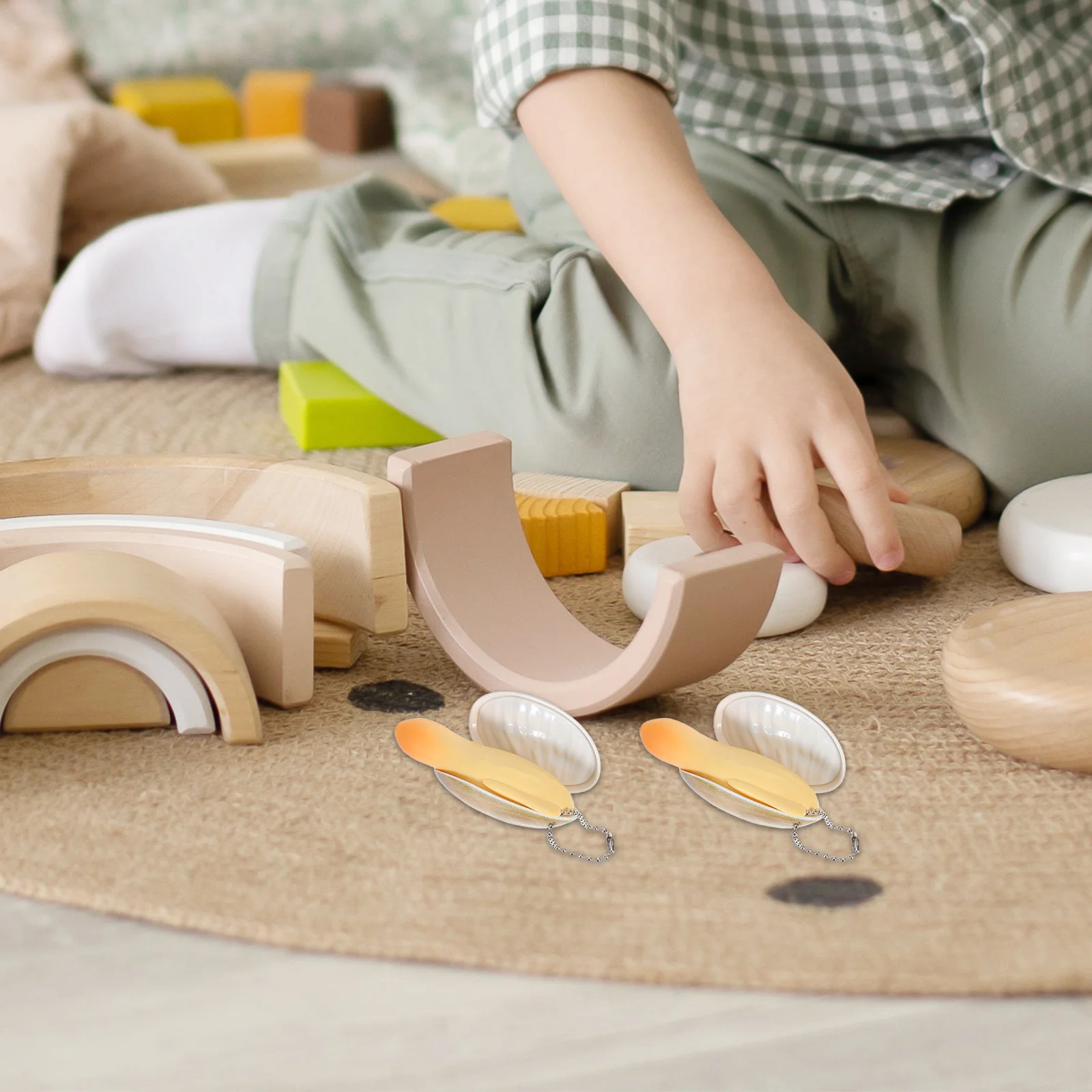 ปืนฉีดน้ำแบบกด 4 ชิ้น รูปทรงหอยเป๋าฮื้อเหมือนจริง สำหรับเด็กเล่นกลางแจ้ง สระว่ายน้ำ ฤดูร้อน เกมแกล้งเพื่อน ปืนฉีดน้ำสำหรับสนุกในสวน