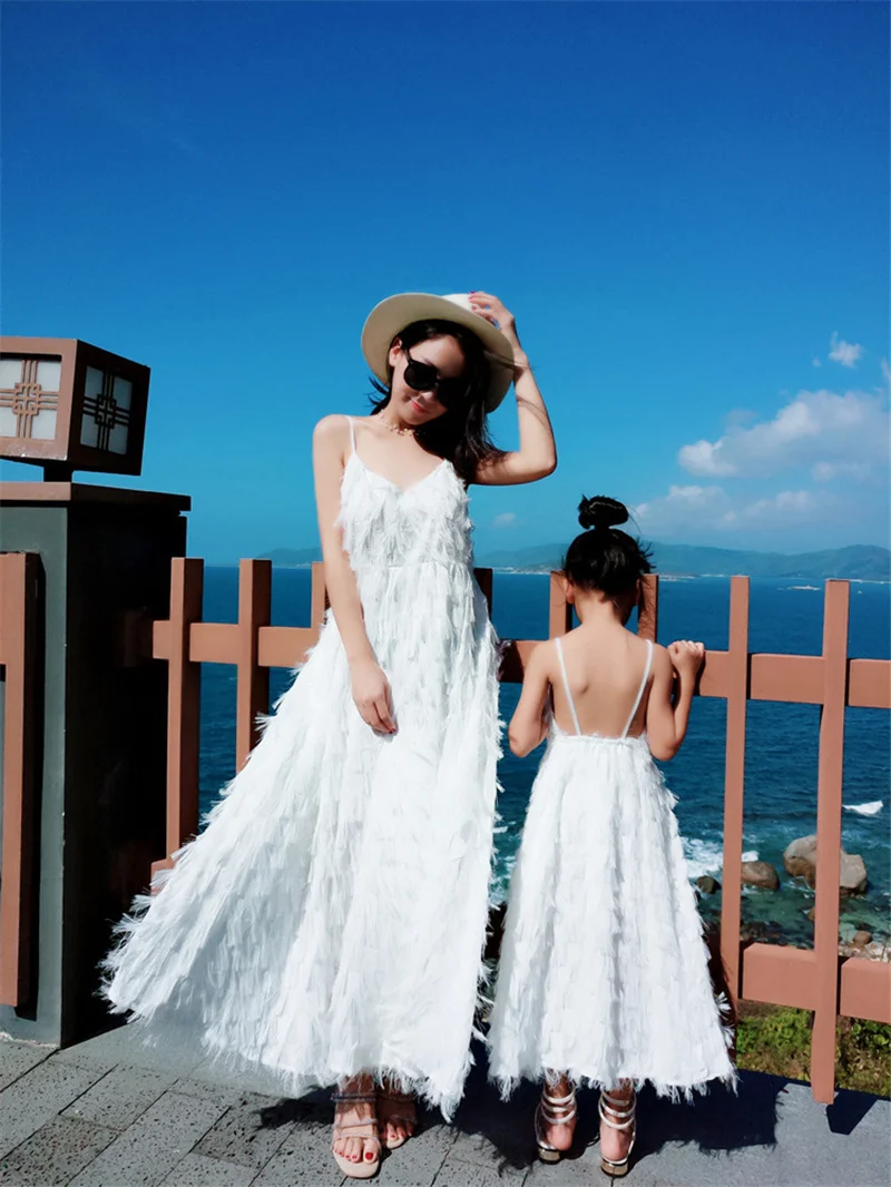 2024 Family Matching Outfits Dresses Summer Mother Daughter Dress Fashion Girl Mom Daughter Suspender Backless Beach Clothes
