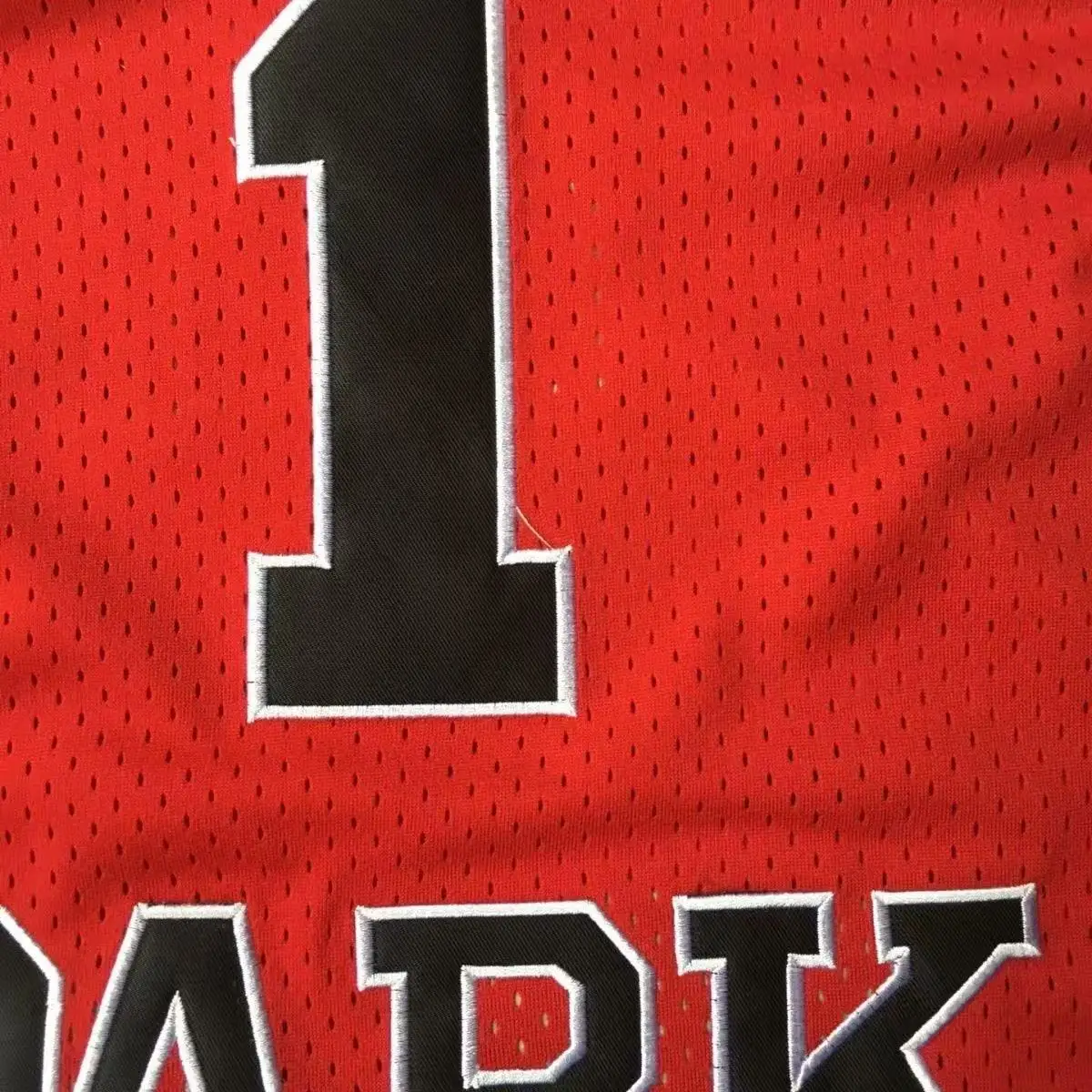 Fotografia 7: # Camisa de Basquete Vermelha com Costura em Malha Respirável, Estilo Retrô, Bordada, Unissex, Sem Mangas, para Esportes.