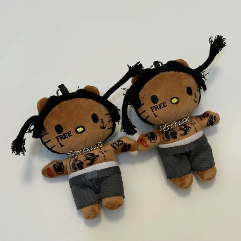 Schattig nieuw model trend zwarte huid rap zanger Hello Kitty cartoon periferie cool meisje veelzijdig pakket hangende hottie pop sleutelhanger