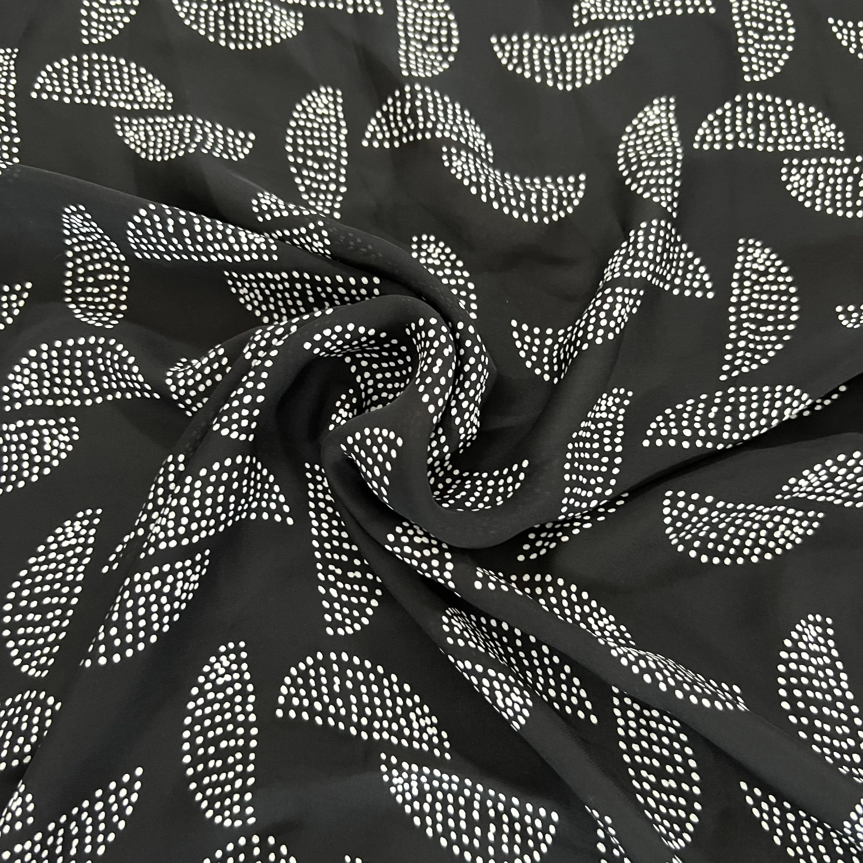 

1 метр, 100% шелковая шелковая ткань 19 Momme, плотная шелковая ткань, черная, с принтом, 140 см, ширина 55 дюймов, во дворе XX220