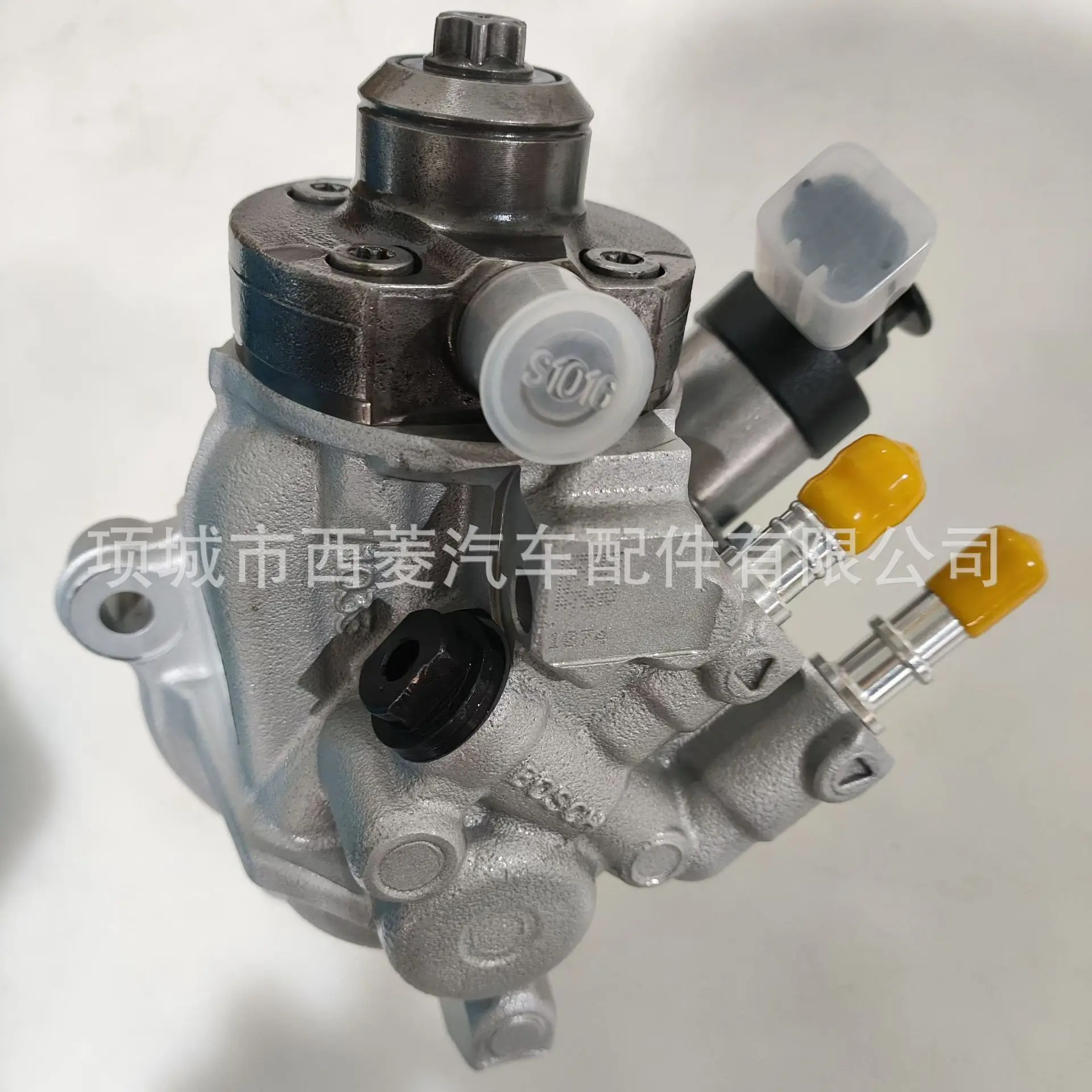 

Применимо к 32К 650001 32K65-0001 Топливный насос серии Deutz 0445020507 Масляный насос в сборе