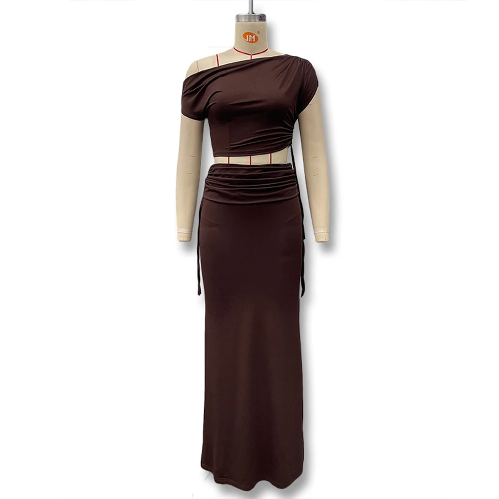 Dwuczęściowa sukienka ciążowa do sesji zdjęciowej, odkryte ramiona, brązowa sukienka maxi, strój ciążowy, butik na baby shower, ubrania przyjazne ciążom.