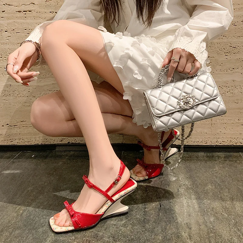 

Bowtie Strange Heel Women Summer Shoes Buckle Lady Female Footwear Abnormal Heel Slippers Ladies Sandals Women Slides D016