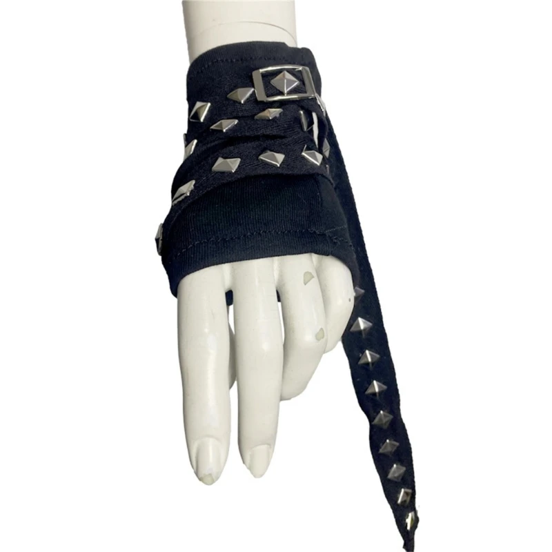 Black Punk Rivet Short Gloves Women Hiphop Handsome Half-Finger Gloves for Motorcycling and Festival Enthusiasts 1pair