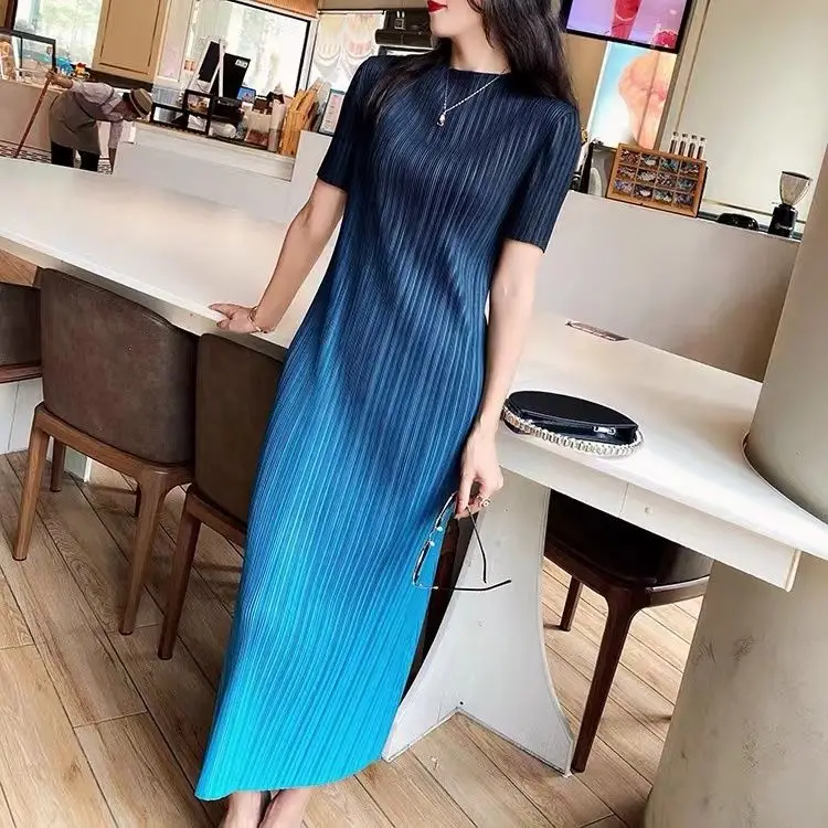 

Women 2024 Summer Fashion Gradient Print Long Dress Female Short Sleeve Straight Dresses Ladies Loose Pleated Vestidos N127