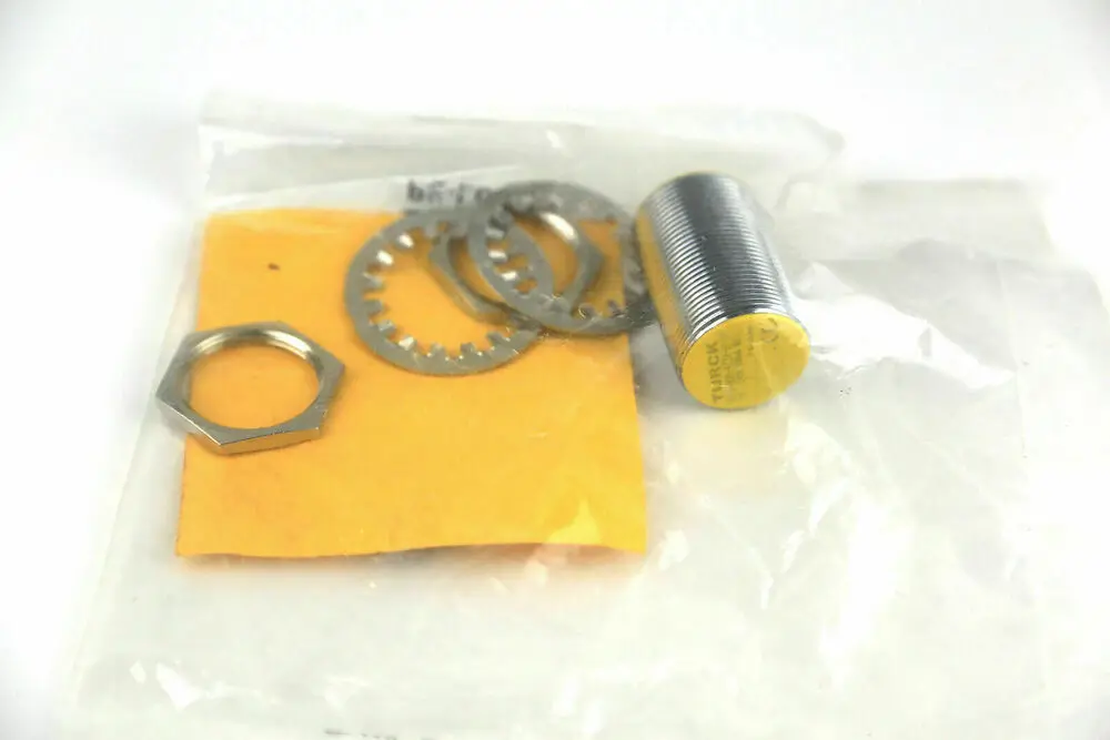 NEW TURCK BI10-G30-AZ3X-B1131 Inductive Sensor