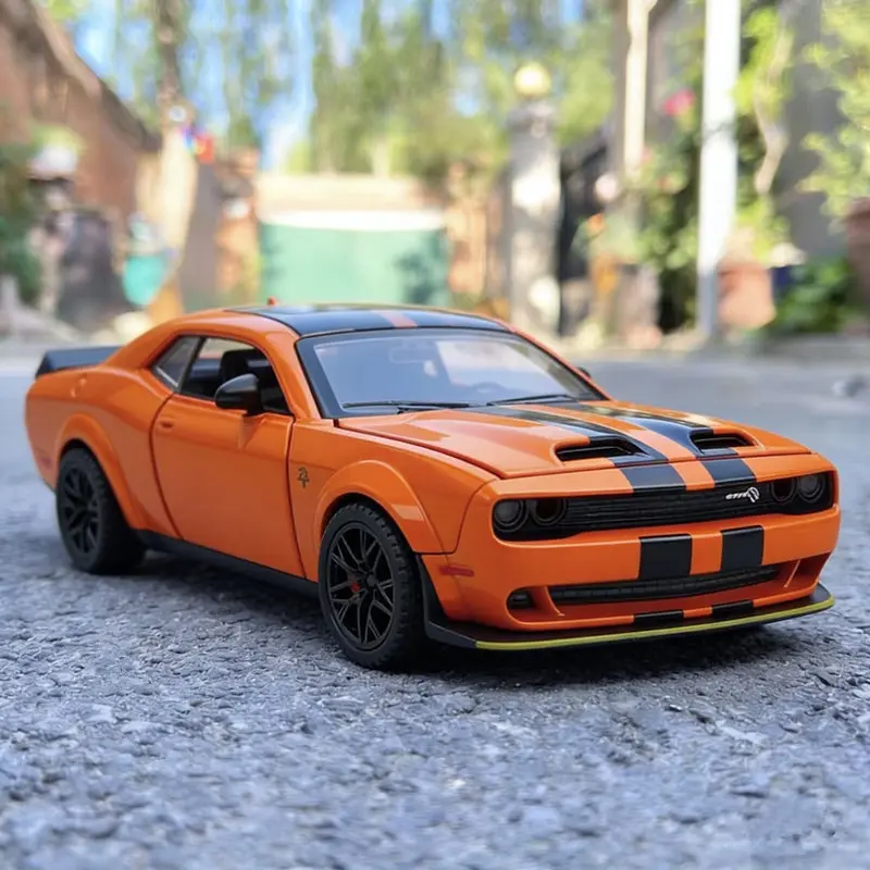 

1:32 Dodge Challenger SRT Hellcat, модель спортивного автомобиля из сплава, литая под давлением, металлический гоночный автомобиль, модель автомобиля, звуковой свет, детская игрушка в подарок