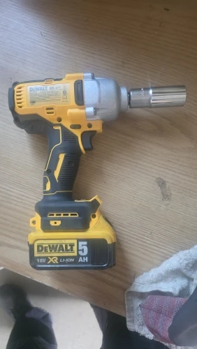 Dewalt DCF892 High Torque Brushless Wireless Impact Wrench 20V Battery Electric Tool 812N.m Powerful Portable Torque Wrench photo review