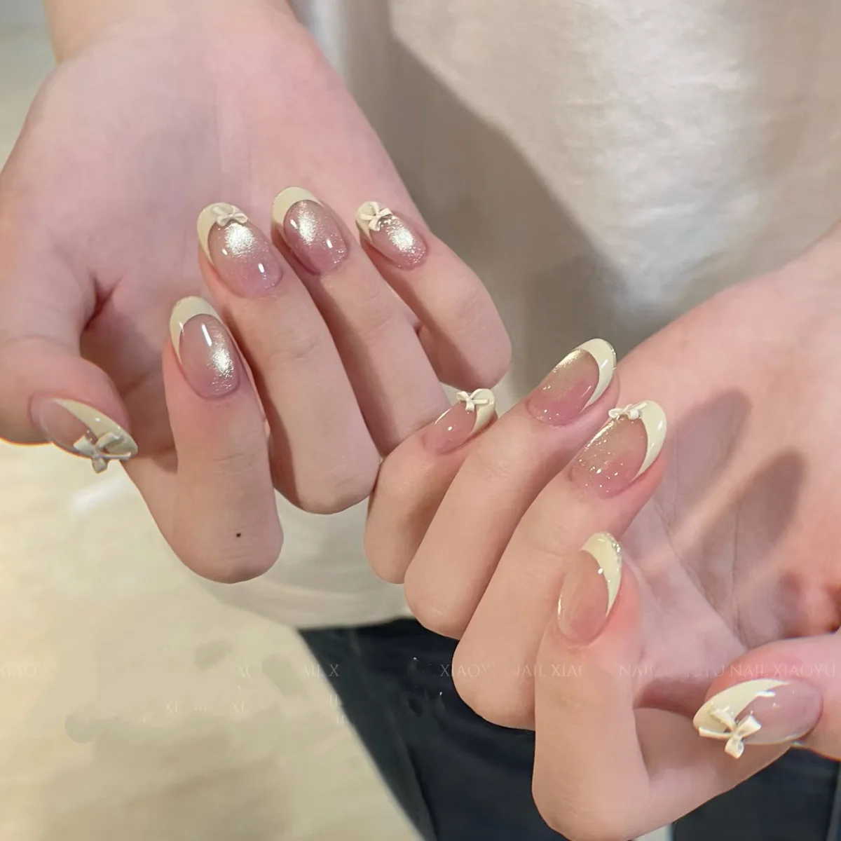 

10Pcs Handmade Short Oval Press On Nails French Milk Yellow Shiny Cat Eye 3D Bow Design Sweet Fake Nails Wearable Nails Tips Art
