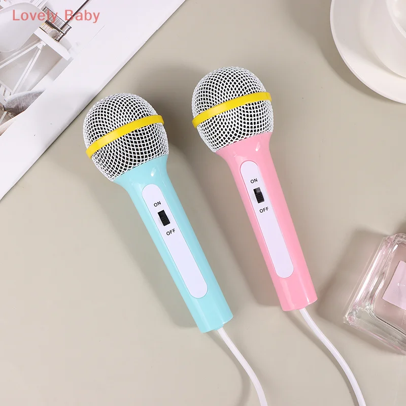 Eenvoudig te gebruiken handmicrofoon; Werkt niet op batterijen; Lichtgewicht muzikaal speelgoed voor thuiskinderen