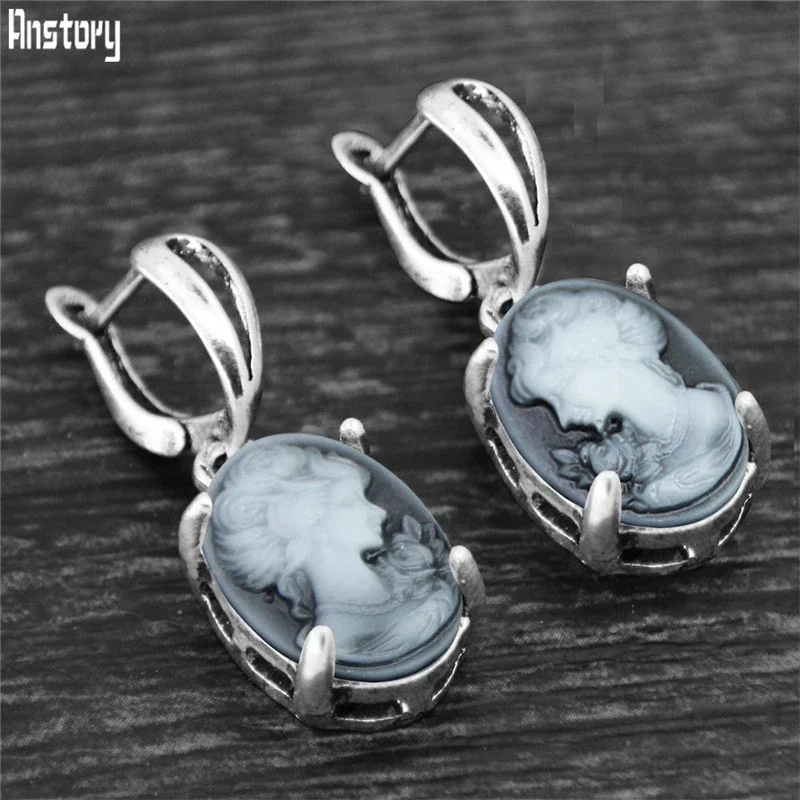 Vintage Oval Cameo Earrings For Women Antique Silver Plated Claw Pendant Lady Queen Fashion Jewelry