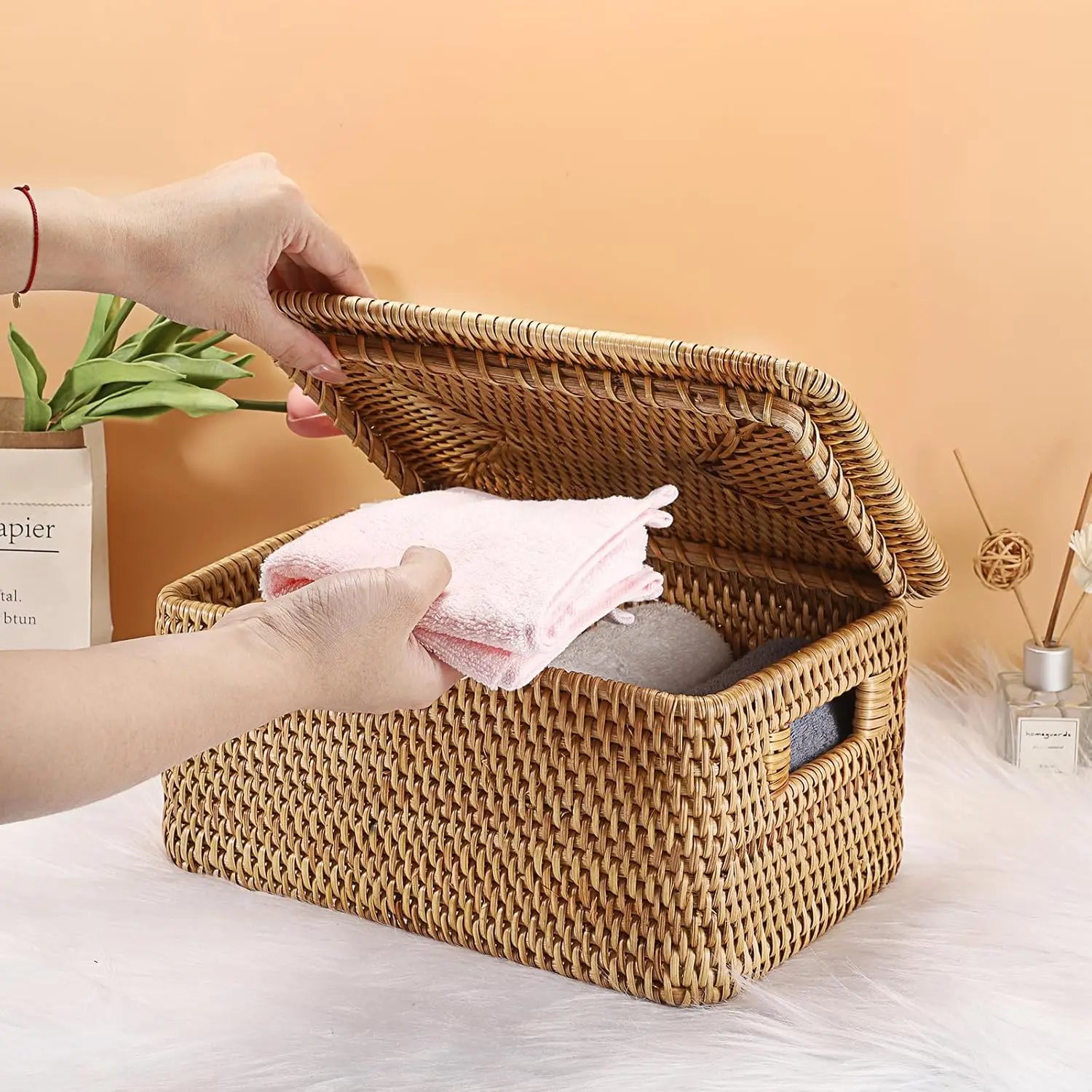 سلة الروطان مع غطاء سلة مستطيلة بغطاء سلة التخزين الخوص الطبيعية المنسوجة يدويا لتنظيم الرف نزهة