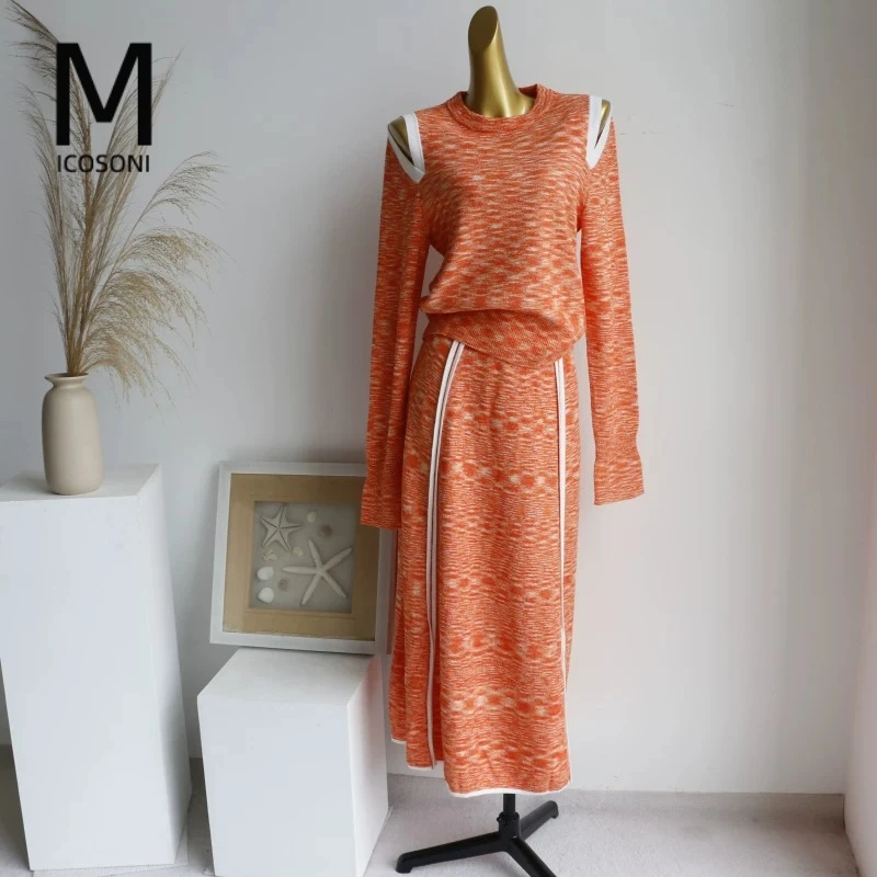 

High-end Quality 2026 Early Autumn 50% Wool Knitted Two-piece Suit Design Off-shoulder Long-sleeved Sweater + Striped Skirt Sets