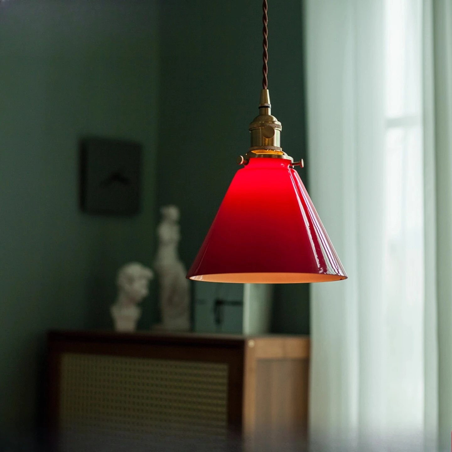 

American retro bar counter restaurant coffee shop chandelier tavern clothing store showcase red bedside glass chandelier