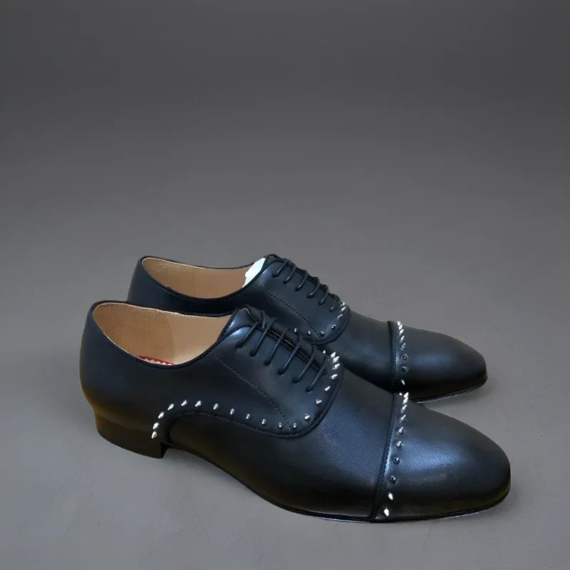 Chaussures provoqué en cuir véritable à pointes pour hommes, chaussures de conduite, talons bas, rouge, astronomique, baskets noires, cercle, argent, plate-forme RiSALE, rencontre