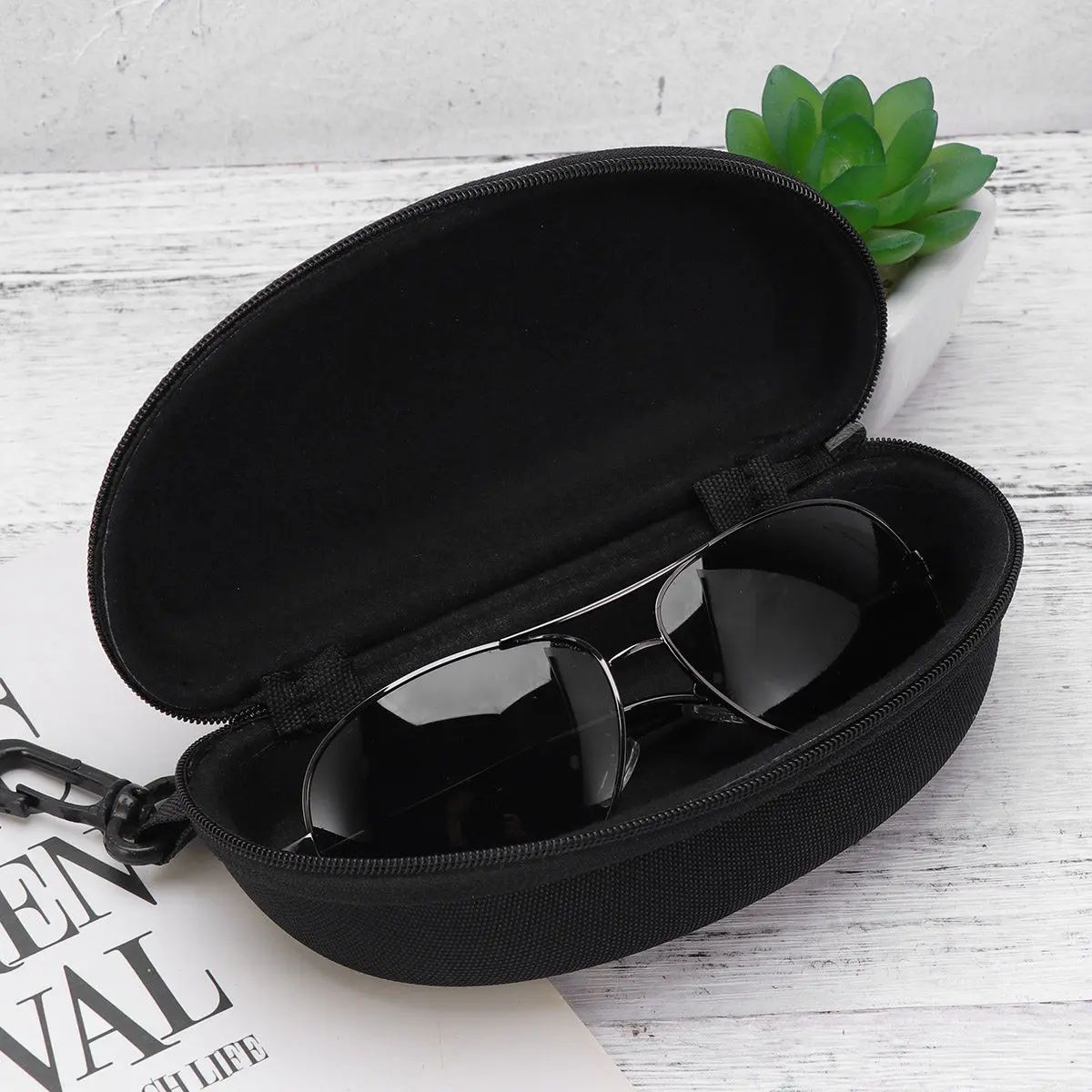 

Универсальный чехол для солнцезащитных очков из ЭВА, 2 шт., стильный футляр на молнии, портативный, устойчивый к царапинам, с черным крючком