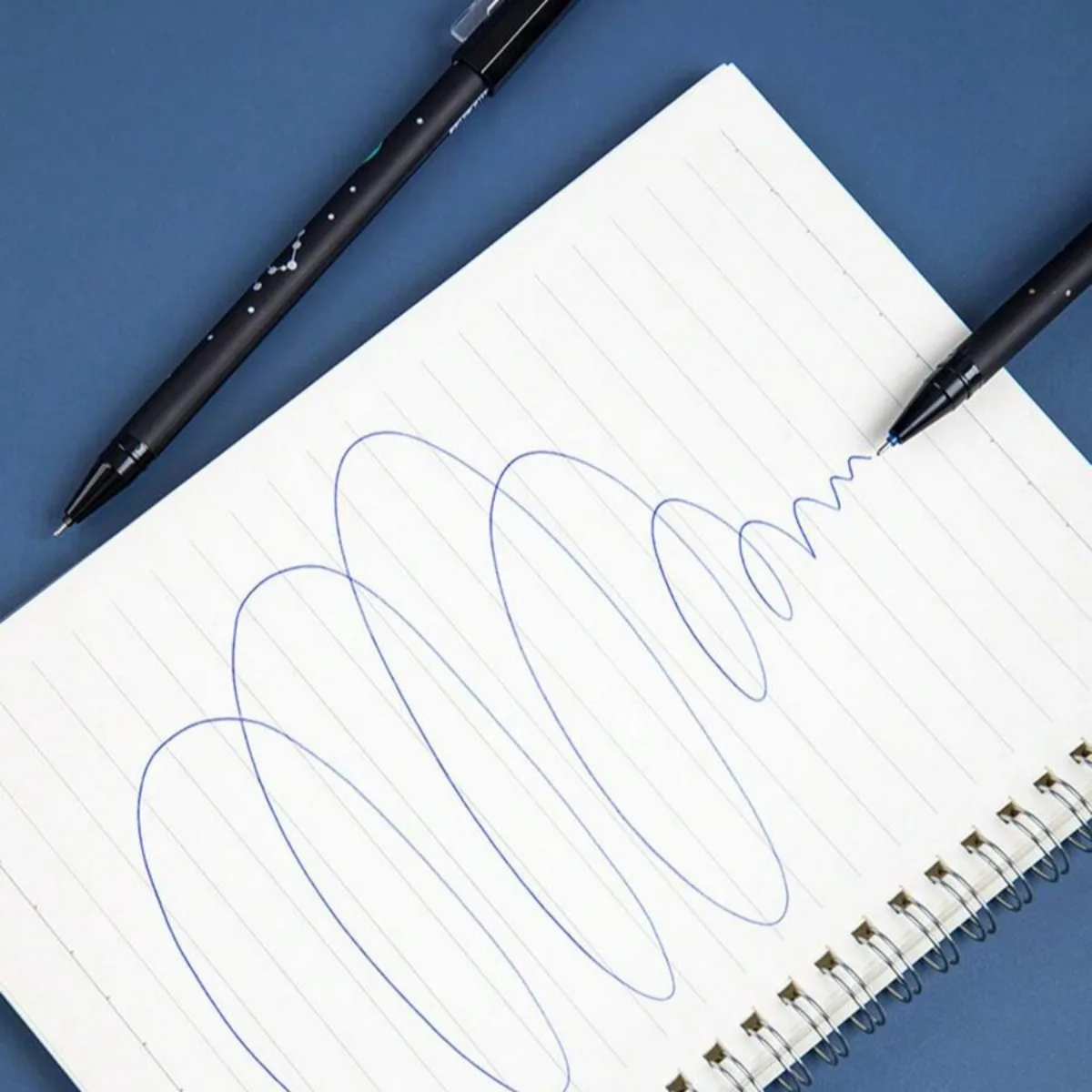Penne neutre cancellabili da 12 pezzi, disegni zodiacali, inchiostro blu, punta da 0,5 mm, ideali per l'apprendimento scolastico in ufficio