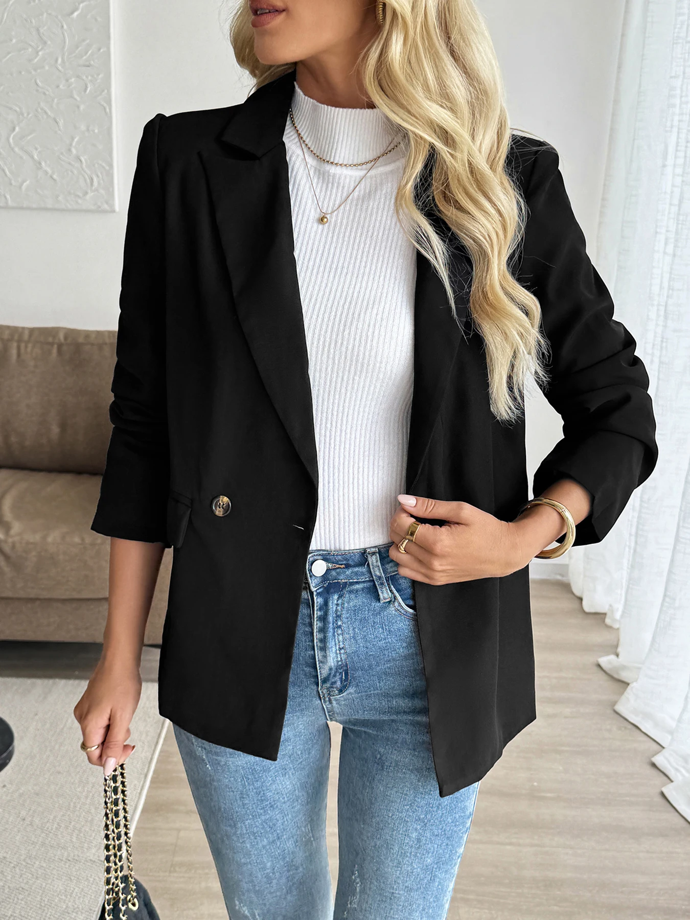 

A classic black and stylish commuter suit jacket for women in the autumn of cross-border trade between Europe and America