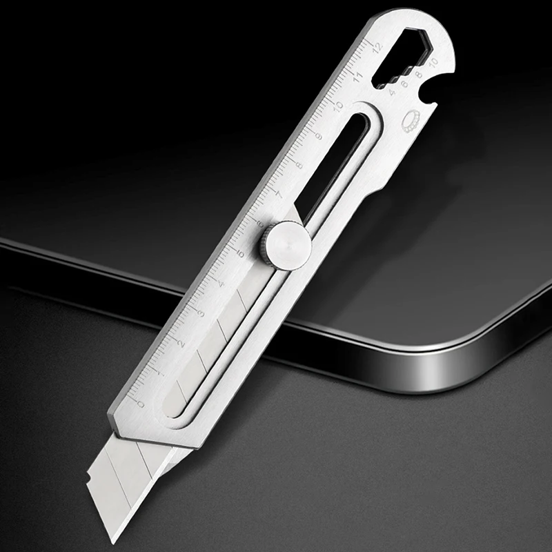 

Ручной измерительный инструмент Многоцелевой универсальный нож Линейка Резак из нержавеющей стали Выдвижной рабочий нож и лезвия