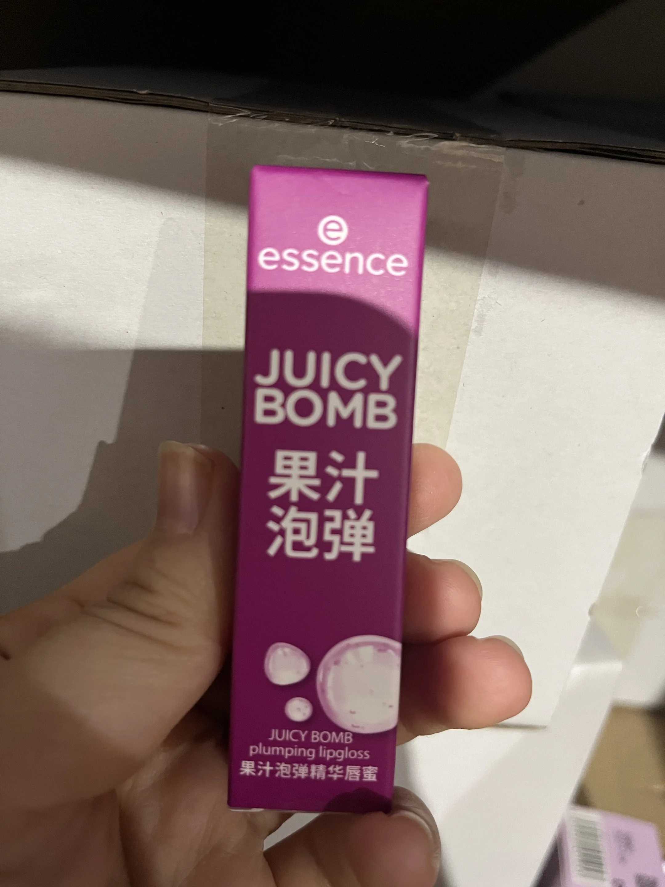 ملمع شفاه جوسي بومب الممتلئ # 18- # 20