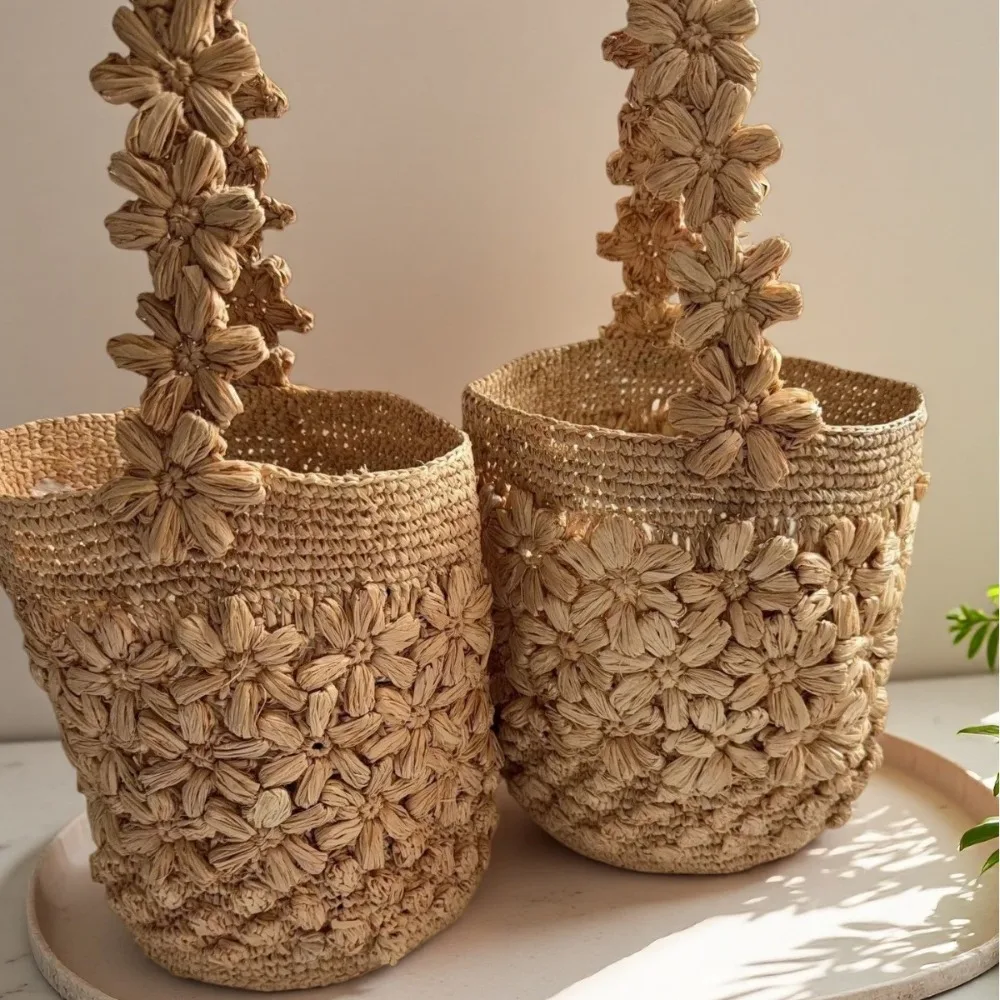 New Summer Raffia Hand-woven Flower Bucket Bag Women's Seaside Vacation Outdoor Shoulder Texture Unique Fashion Simple Versatile