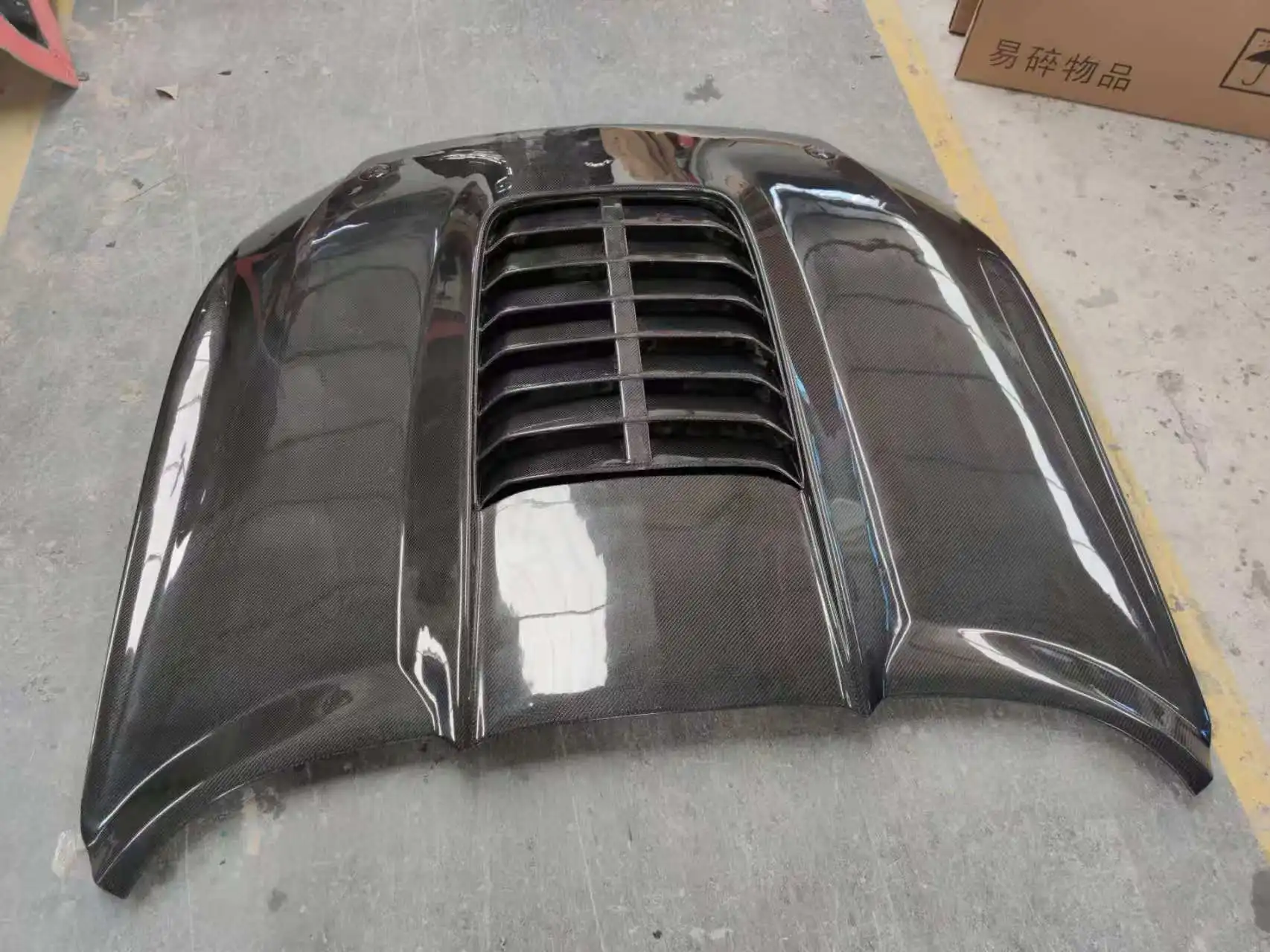 

2024 Carbon Fiber Front Hood Real Carbon Fiber Hood
