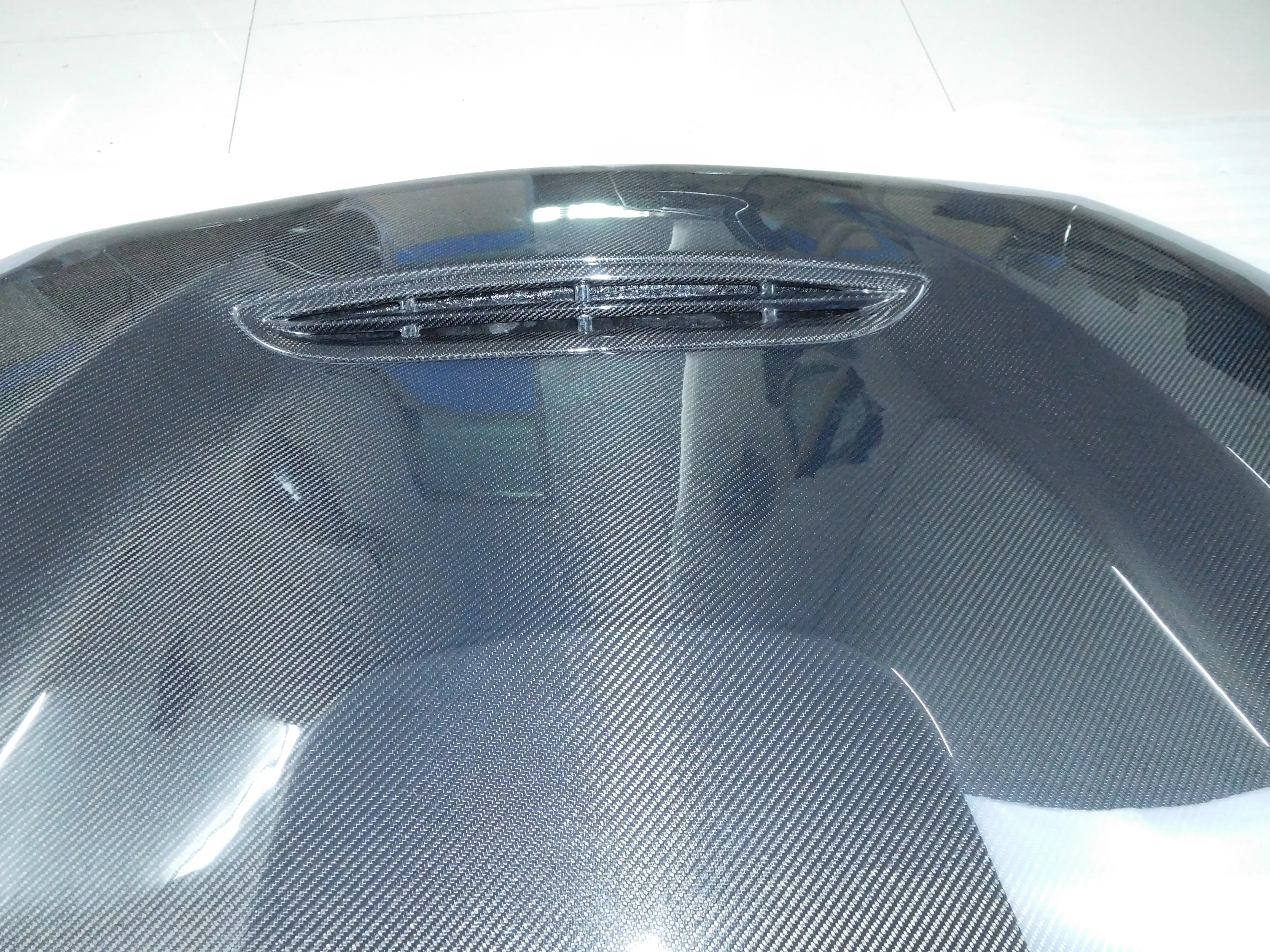 CS-stijl voor 1 serie F20 koolstofvezel motorkap