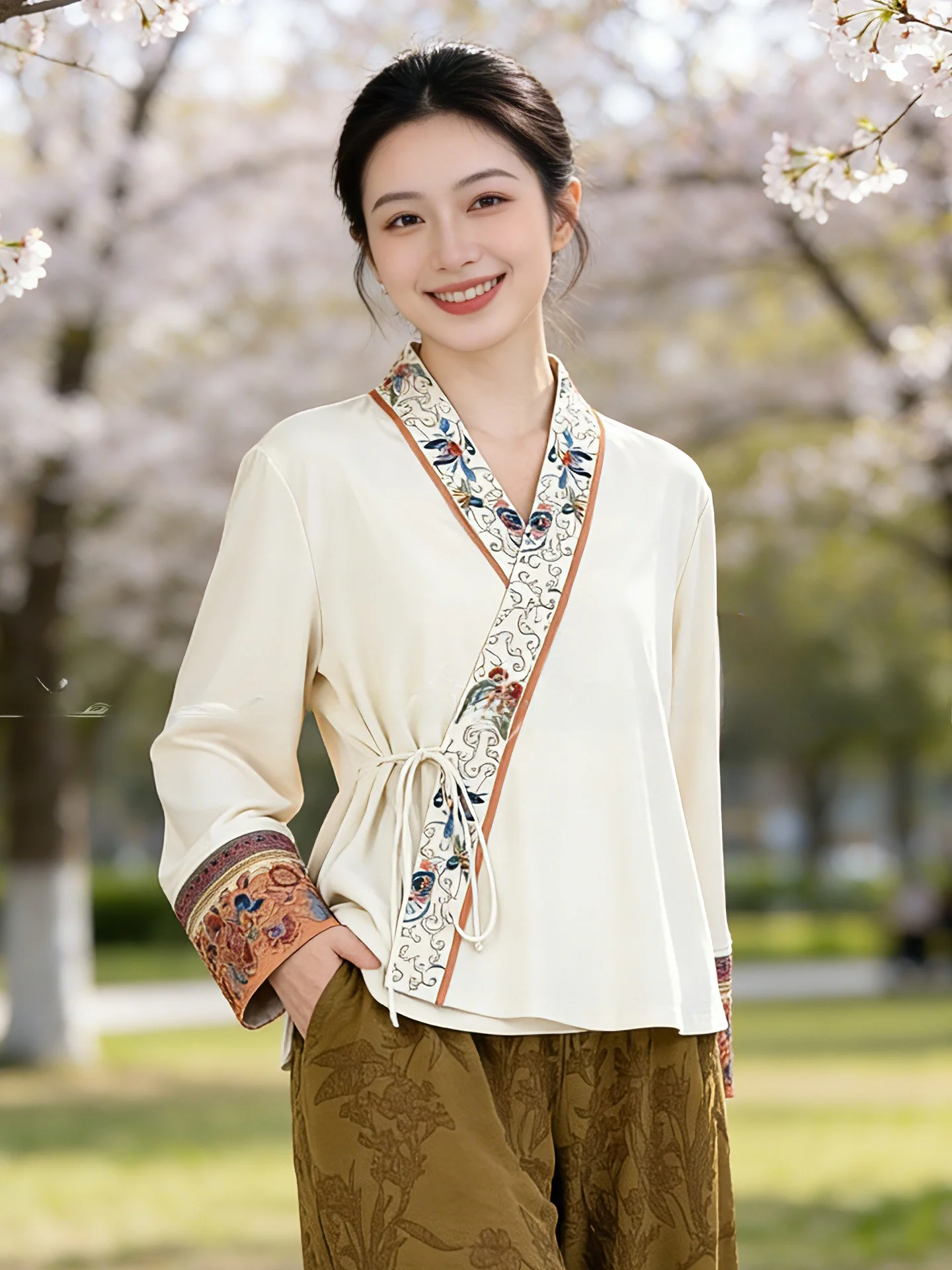 

Новая китайская футболка с вышивкой в национальном стиле, с длинным рукавом, V-образным вырезом, с асимметричным кроем, базовая, для ношения как верхняя одежда