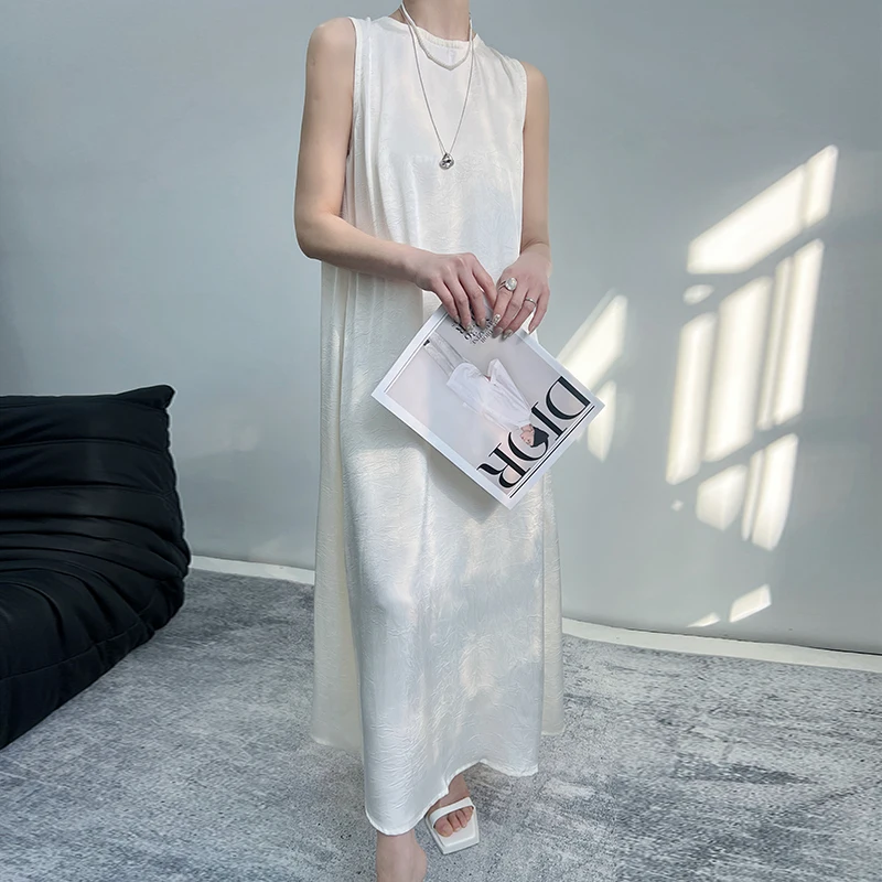 Vestido de seda para mujer, estampado de flores de color liso, cuello redondo, informal y transpirable, sin mangas, nuevo estilo primavera y verano 2025