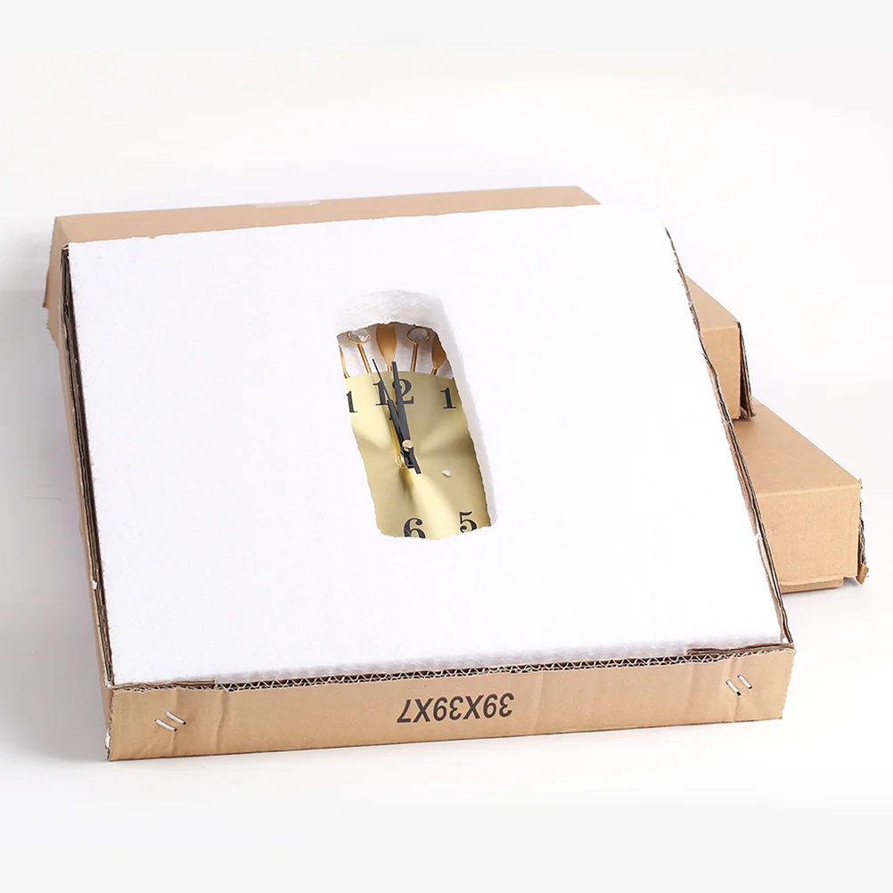 

Diamond Wall Clock Retro Metal Hanging Clock Silent Quartz Decorative Modern Decor for Living Room Bedroom Golden