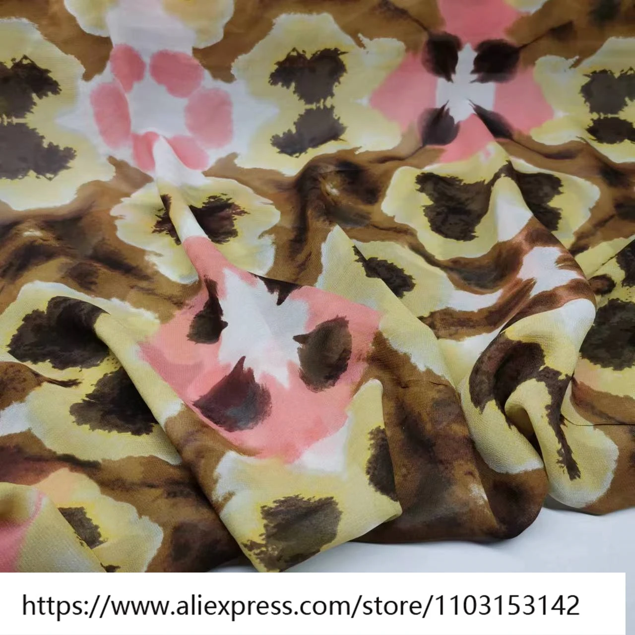 

Summer Light and Transparent 10momme Narrow Silk Qiaoqi Fabric Printed Fashion Shirt Dress Breathable