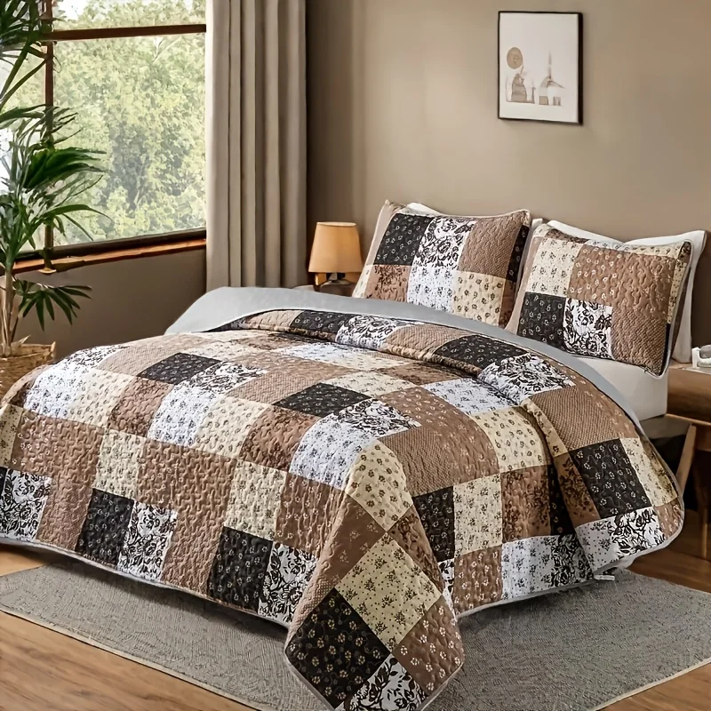 3-Piece Patchwork Quilted Bedspread Set – Soft 100% Polyester Quilt + 2 Matching Pillow Shams | Machine Washable, Lightweight 90g Fabric | Breathable All-Season Design | Vibrant Active Print & Precise Quilting Detail | Dorm-Friendly & Bedroom Styling Esse