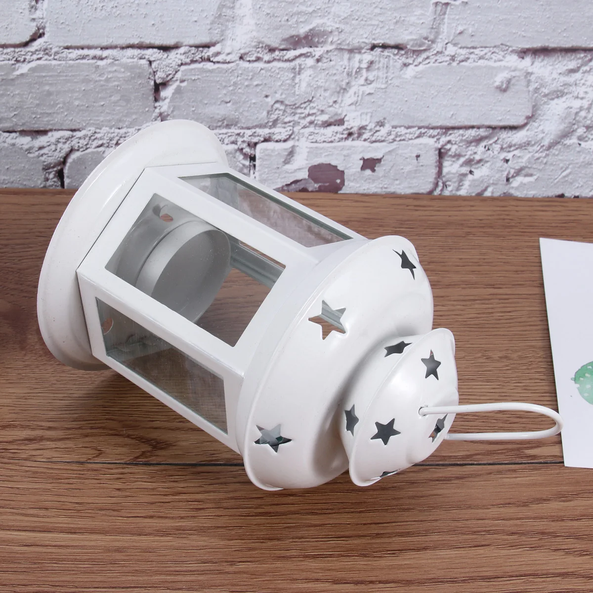 

Iron Holder Hollow Design Candlestick Wind Lamp for Home Party Table Decoration White Metal Candlestick