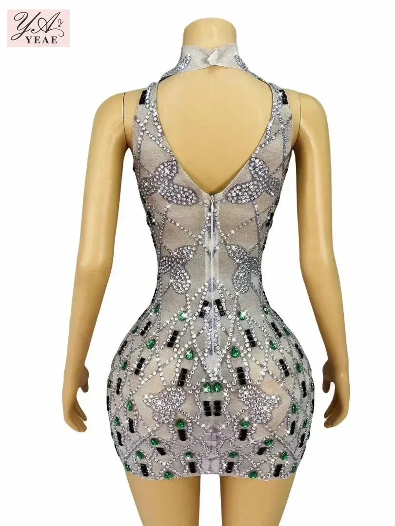 Nieuwe 2024 Vrouwen Sexy Halter Nachtclub Mesh Crystal Diamonds Zanger Prestaties Kostuum Podiumdanser Mini Feestjurk