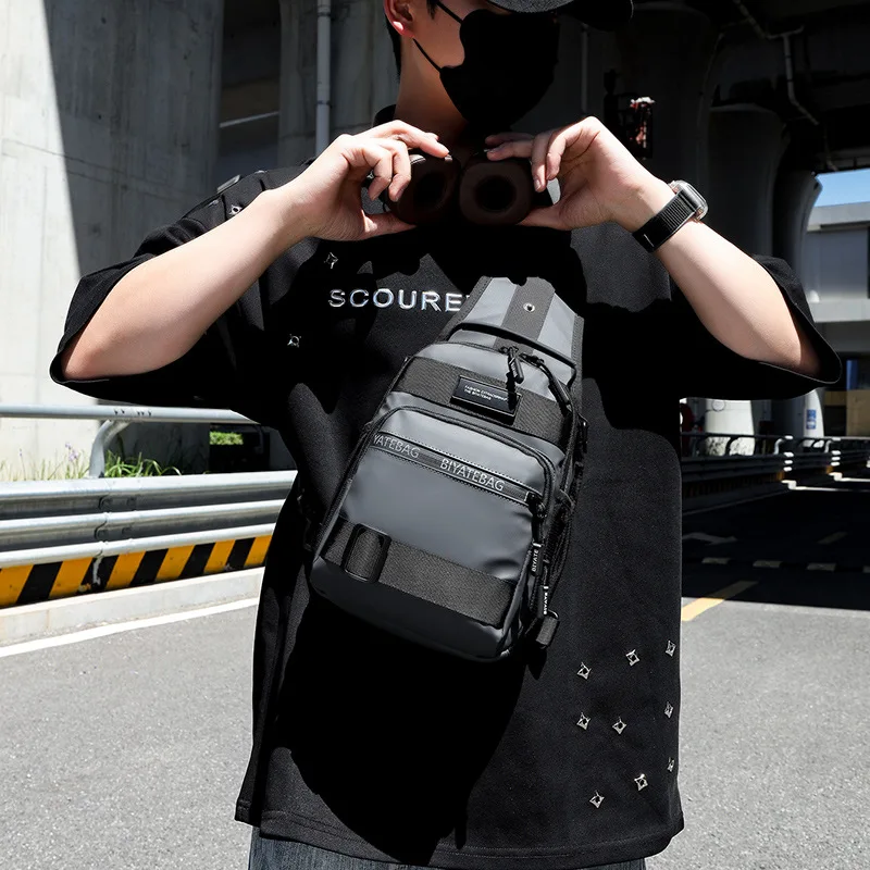 حقيبة ظهر محمولة باليد للرجال من البولي يوريثان مقاومة للماء متعددة الطبقات، حقيبة صدر متعددة الوظائف، حقيبة كروس متعددة الأغراض