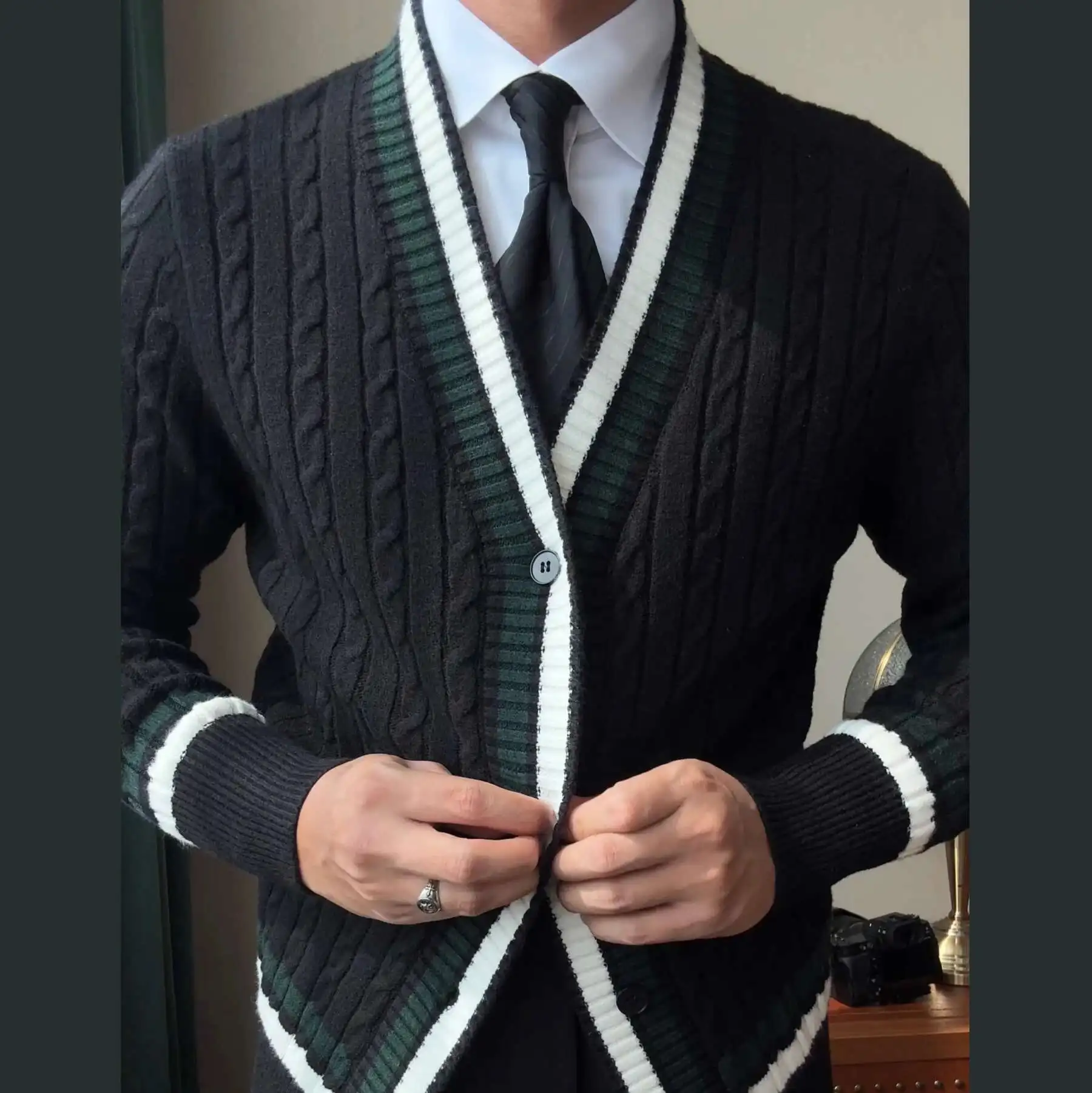 Luxury British Fashion Trend Knitted Cardigan Sweater Jacket Men Striped Contrast Printing Cardigan Men Sweter Herren Pullover