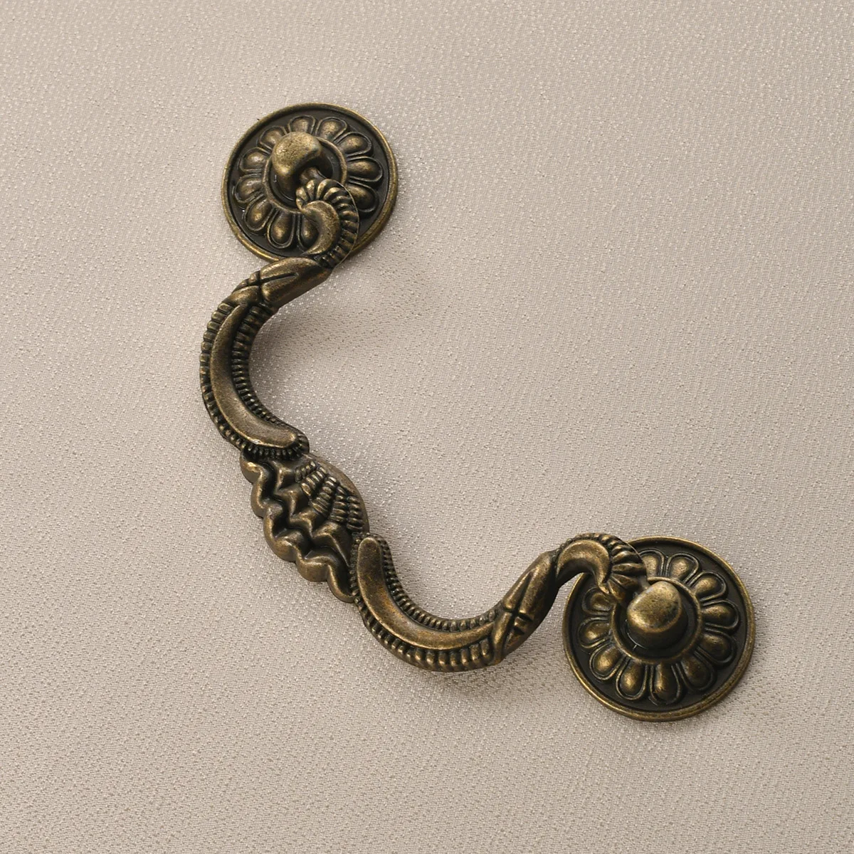 European Retro Cabinet Pulls, Furniture Knob & Handle, Simple Drawer Wardrobe Door Shoe Cabinet Rings Handle in Zinc Alloy