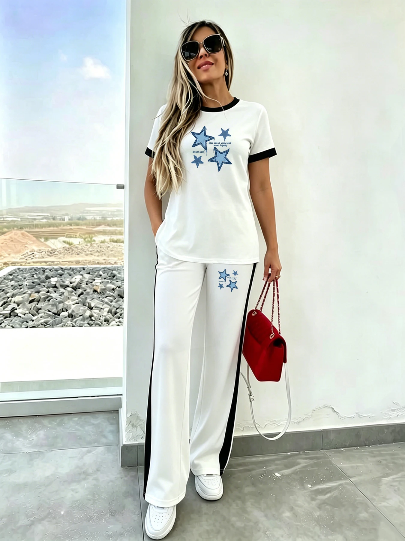 Amerikanischer Retro-Stil Blaues Stern-Buchstaben-Print Farbblock-Kurzarm-Oberteil und Gerade Hose Damen-Set, Lässiges Vielseitiges Zweiteiler-Set für Damen, Jugendliches Frisches Bequemes