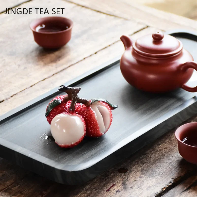 Creative resin lychee tea pet boutique color-changing can be raised tea tray small ornaments lucky cute desktop accessories