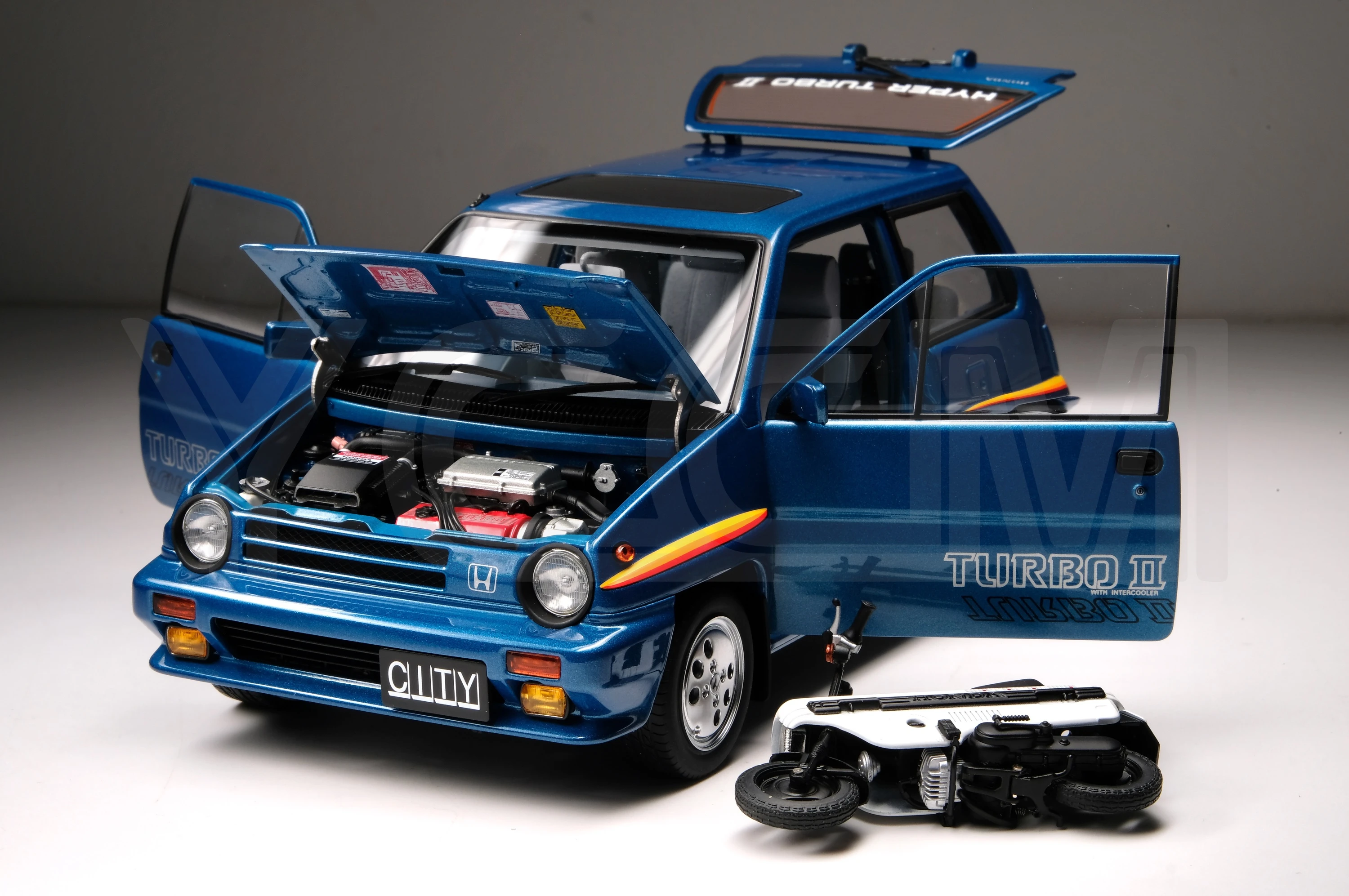 Autoart 1:18 CITY TURBO II With Motocompo Simulation Limited Edition All Open Alloy Metal Static Car Model Toy Gift