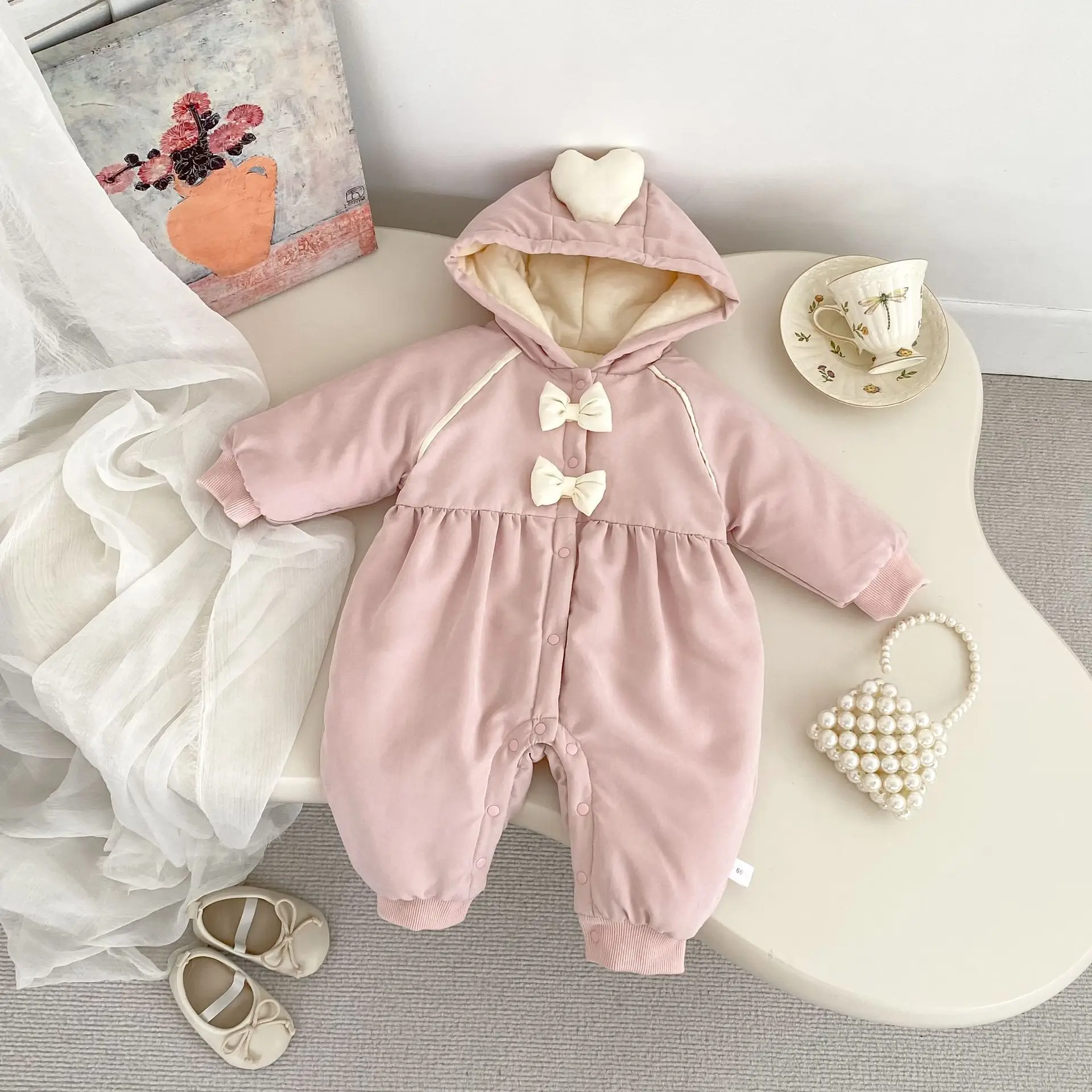 

Romper Sweet Bow Infant Cotton Padded Jacket Newborn Warm Fleece Jumpsuit 2025 Winter New Baby Girl Plus Velvet Thick Hooded