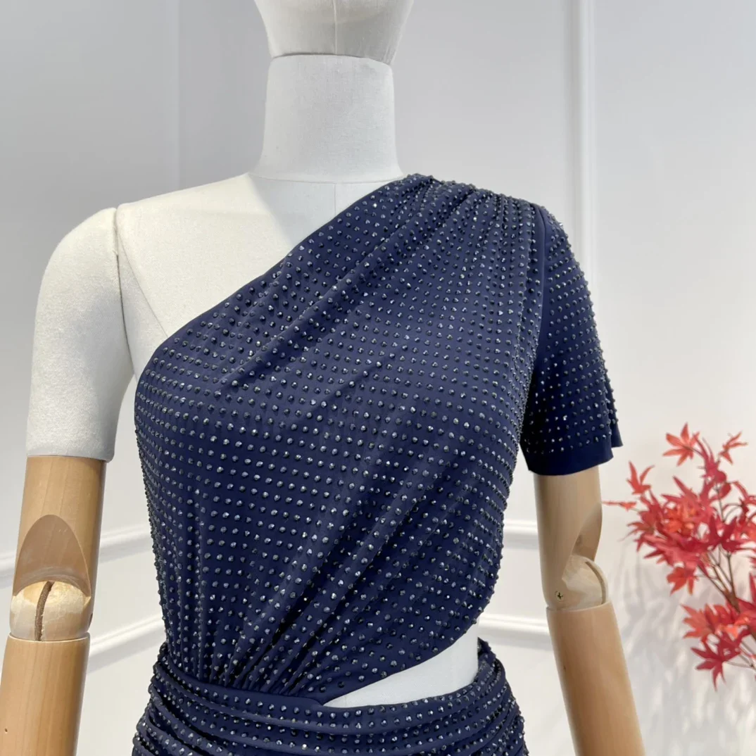 เดรสปาร์ตี้ทรงมิดิผ่าข้างเอว แต่งเพชรระยิบระยับ ดีไซน์ไหล่พิเศษ ผ้าคุณภาพสูง ยืดได้ รุ่นใหม่ประจำปี 2022 สำหรับฤดูร้อน