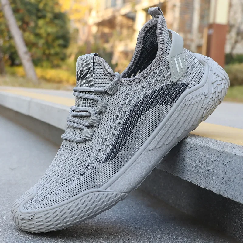 Men's breathable mesh knitted sports shoes fashionable multifunctional lightweight and soft soled spring summer running shoes