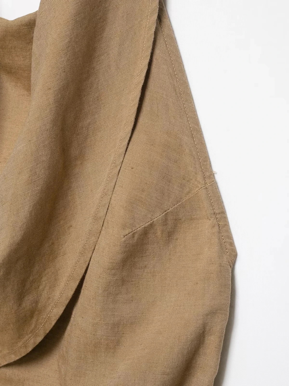 KONDALA Vintage Khaki Einfarbiger Damenanzug, Neckholder Ärmellos Rückenfrei Plissiert Schmal Geschnittene Weste, Weite Hose, Modische Elegante Sets für Herbst 2026 – Detail 16