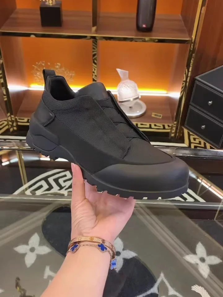 

Comfortable Tech Fabric Men's Casual Outdoor Shoes High Quality Business European Style Fashionable Mid-Cut Rubber Sole Shoes