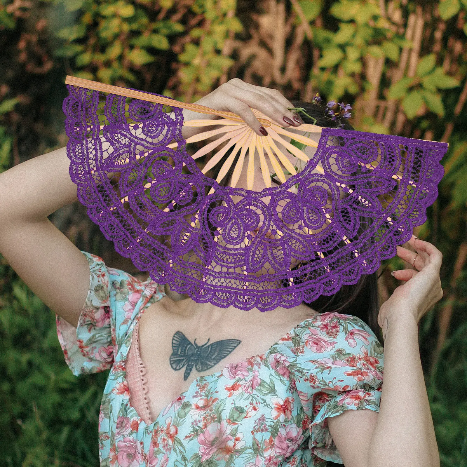 

Lace Floral Bamboo Folding Fan Lightweight Foldable Hand Fan for Bridal Dancing Props Wall Room Decor Retro European Court Style